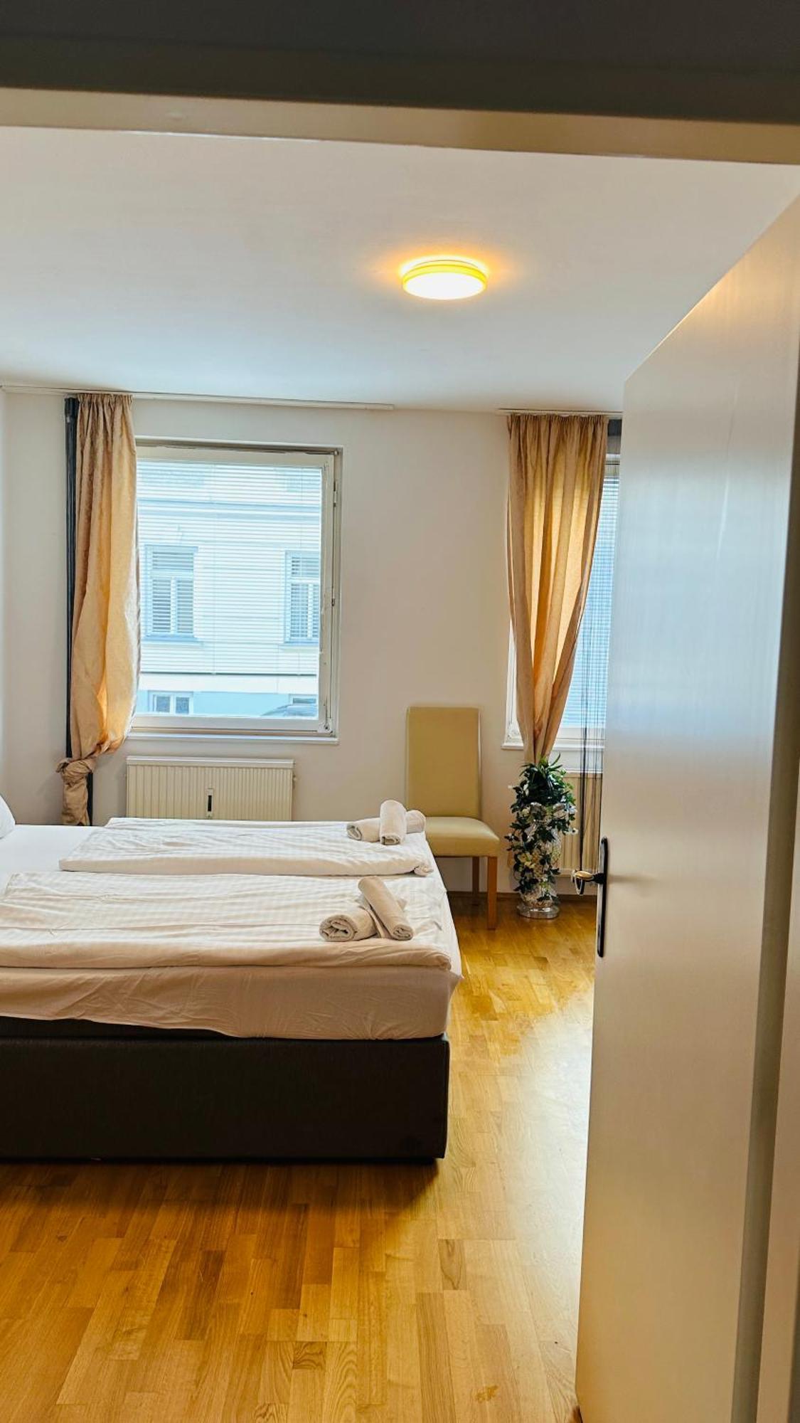 12-Fratelli Apartments Schloss Schonbrunn 10 To City Wien Eksteriør bilde